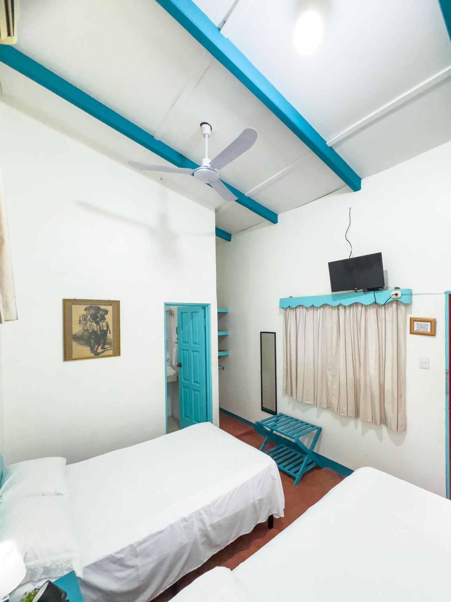 Hotel Petenchel Flores Zewnętrze zdjęcie